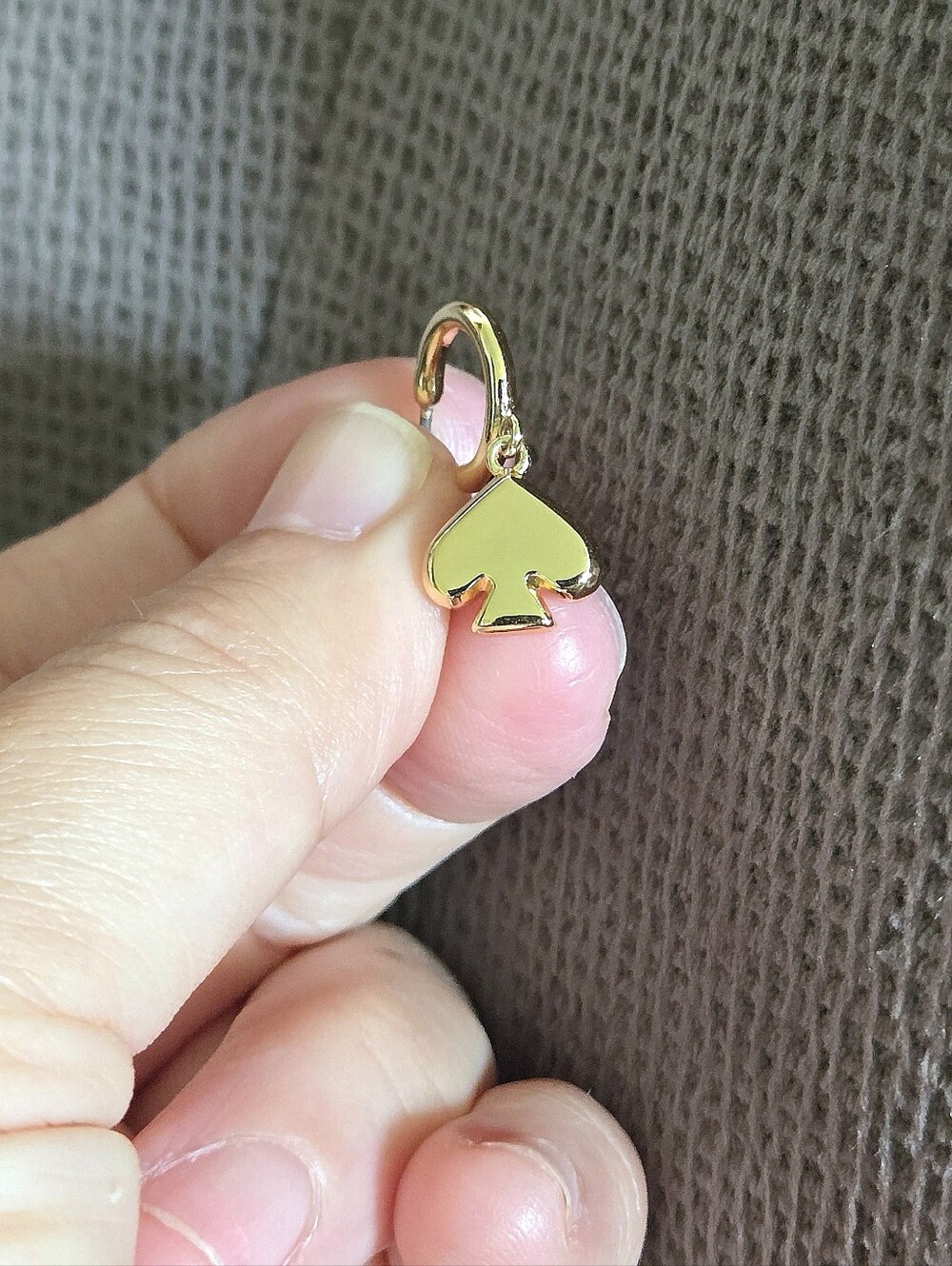 Kate Spade♠️ Gold💛 "Everyday Spade" Huggie🤗 Hoop Earrings - NIB - Picture 14 of 16